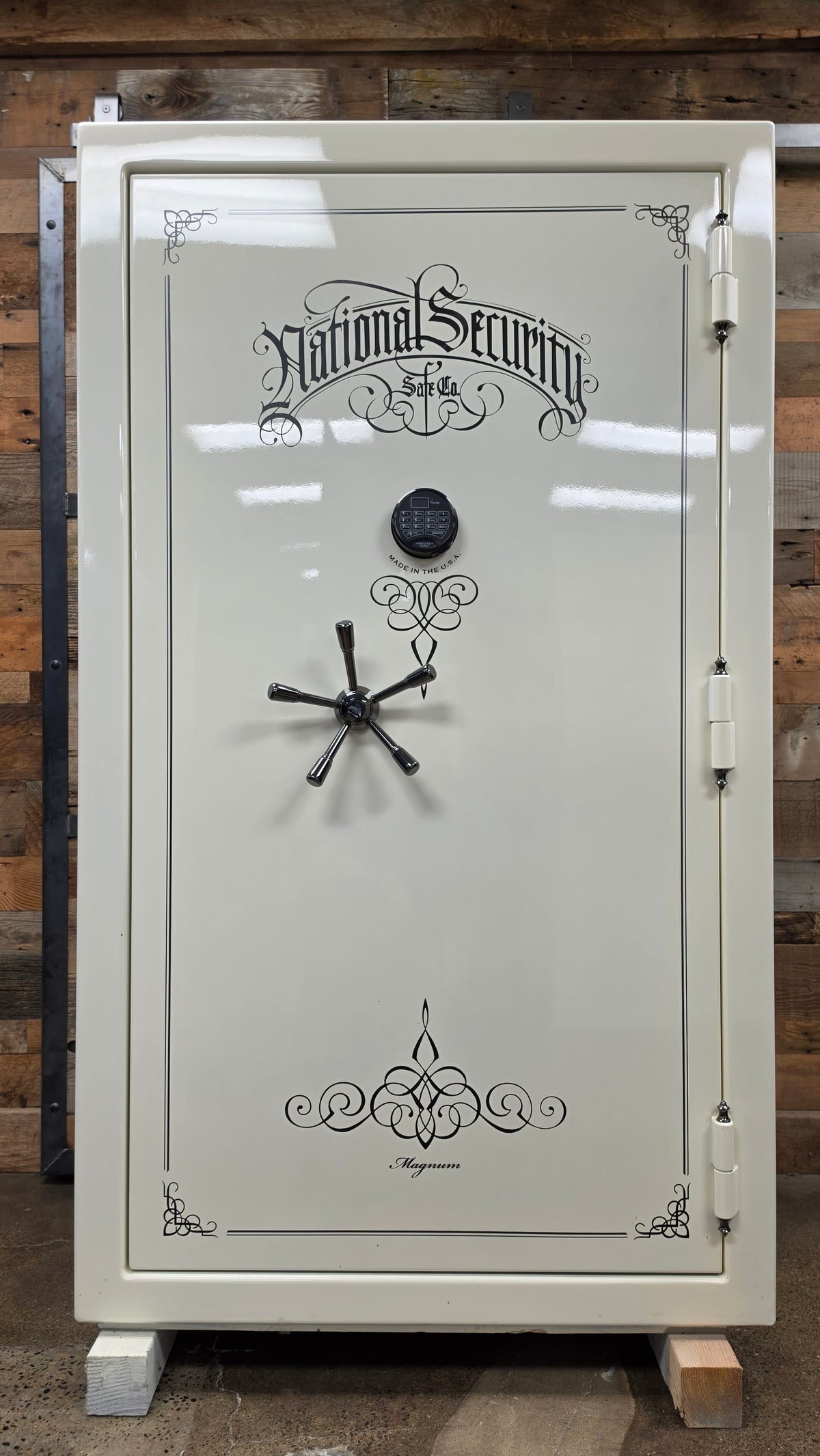 Magnum | 50 | White Gloss | Level 8 Security | 150 Minute Fire Protection - Clearance