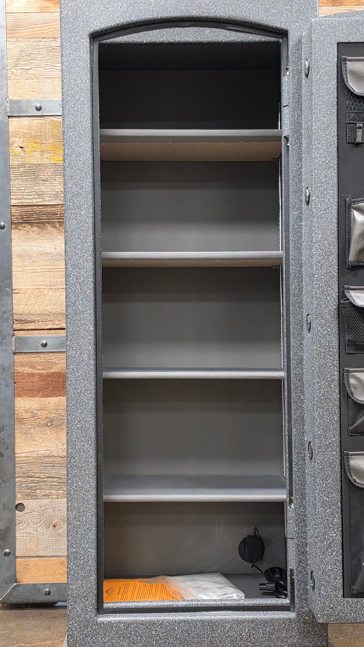 Champion | Estate | 17 | Level 5 Security | 120 Minute Fire Protection - Clearance