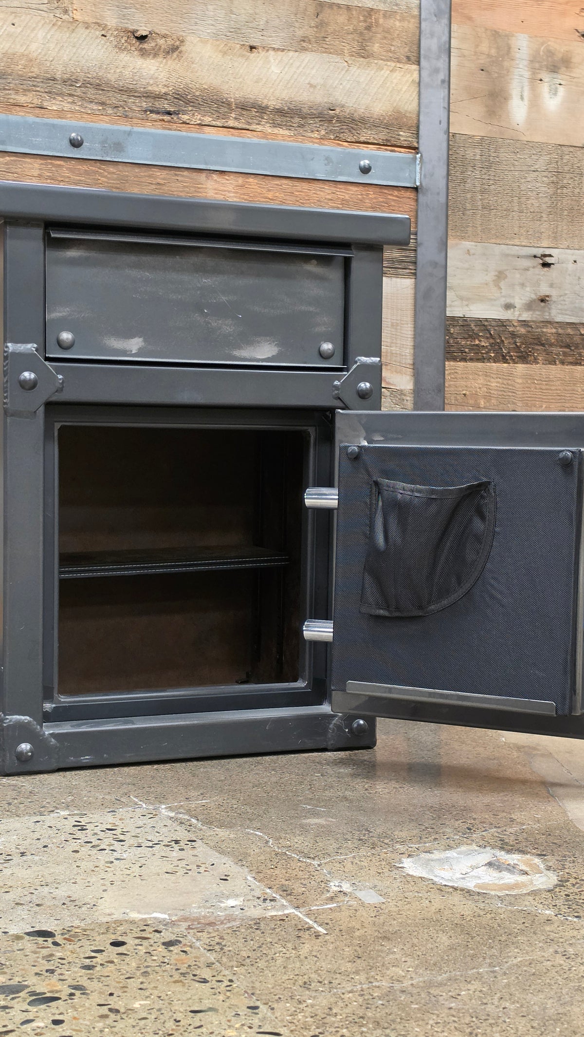Rhino Metals | Longhorn Nightstand | LNS2618 | Liberty Safe Norcal.