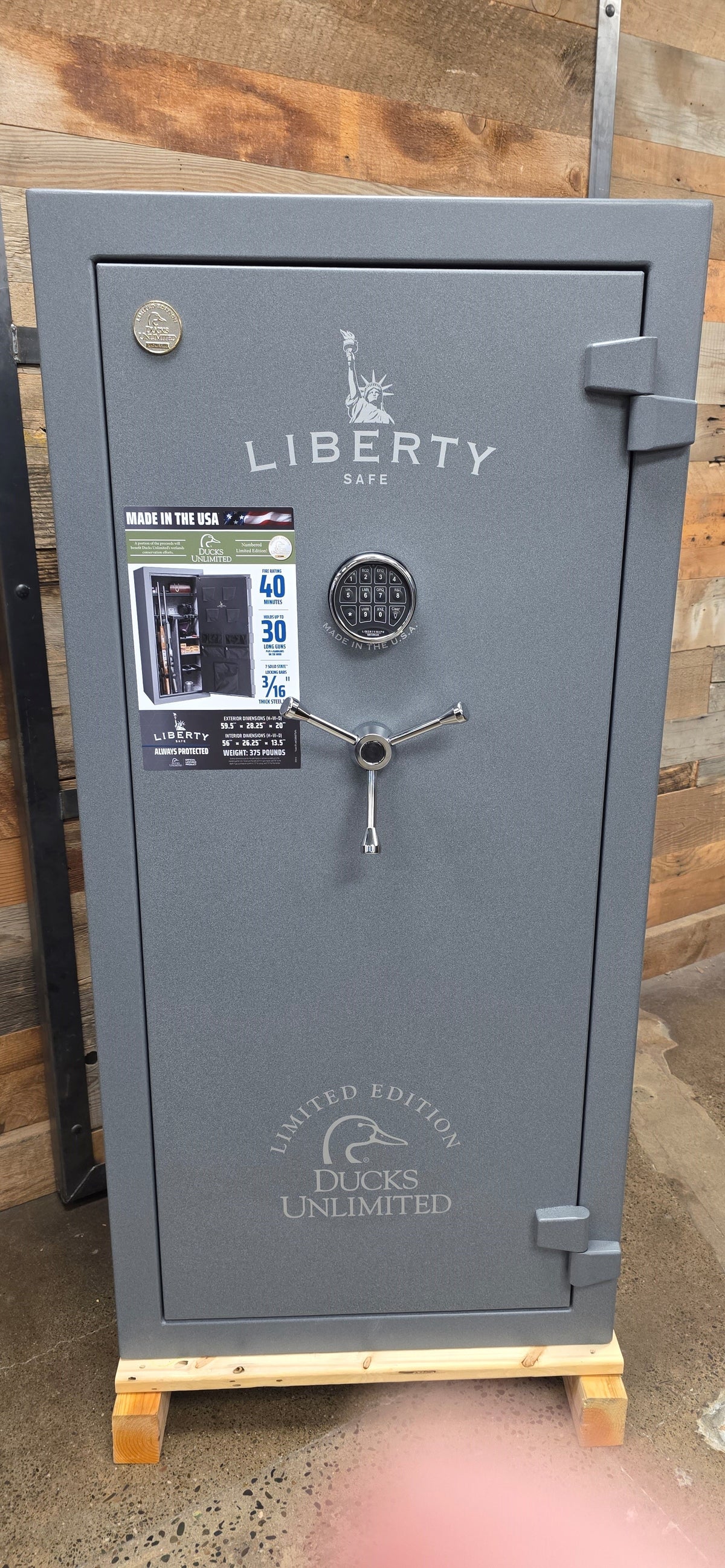 Liberty Safe | Centurion DLX | Ducks Unlimited | 24 | Scratch &amp; Dent