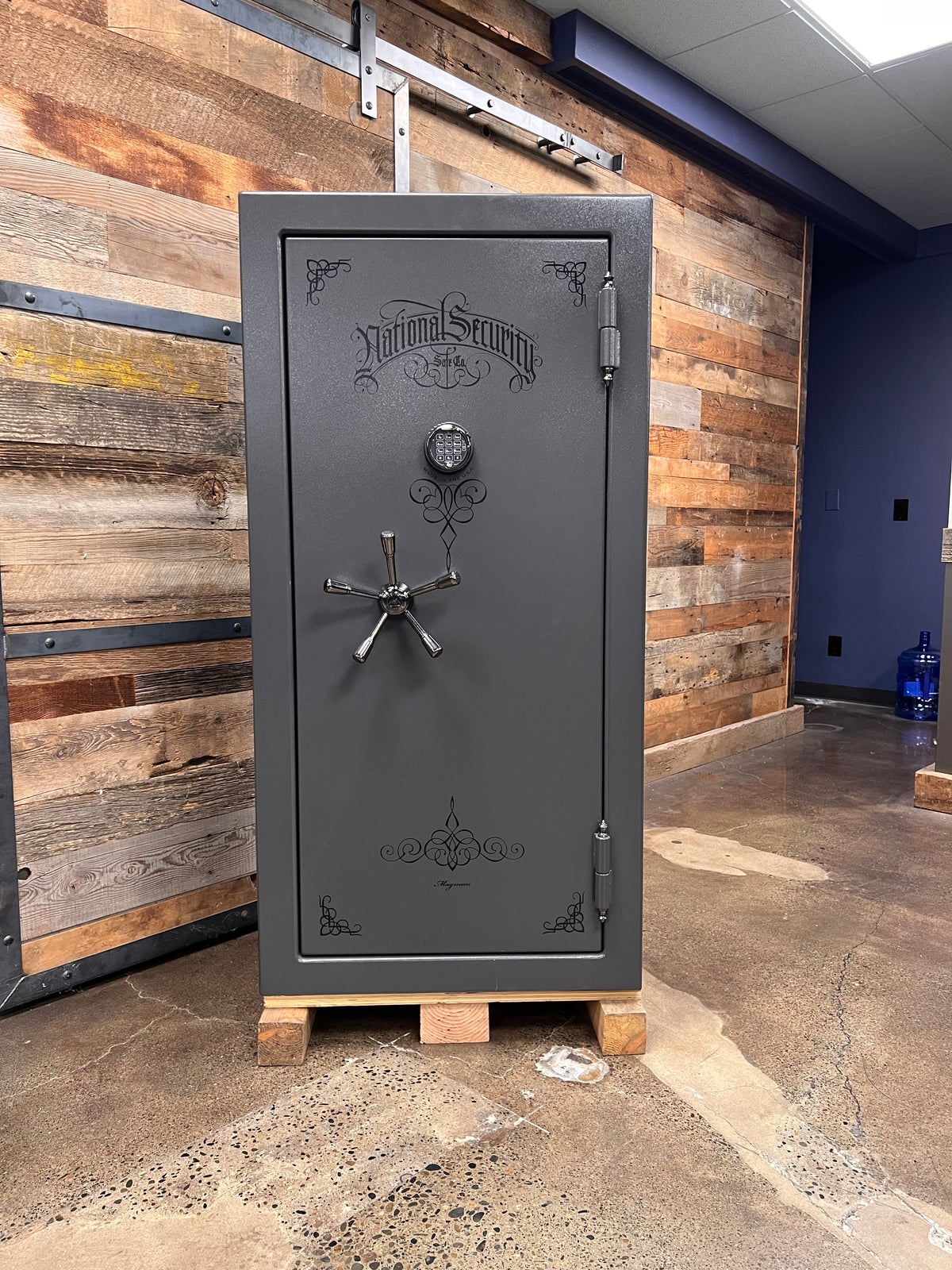 Magnum | 25| Gray | Level 8 Security | 150 Minute Fire Protection (Clearance)