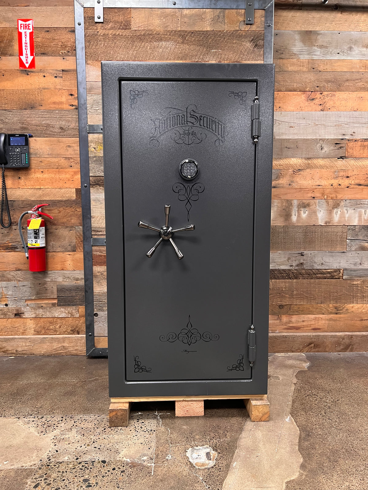 Magnum | 25| Gray | Level 8 Security | 150 Minute Fire Protection (Clearance)