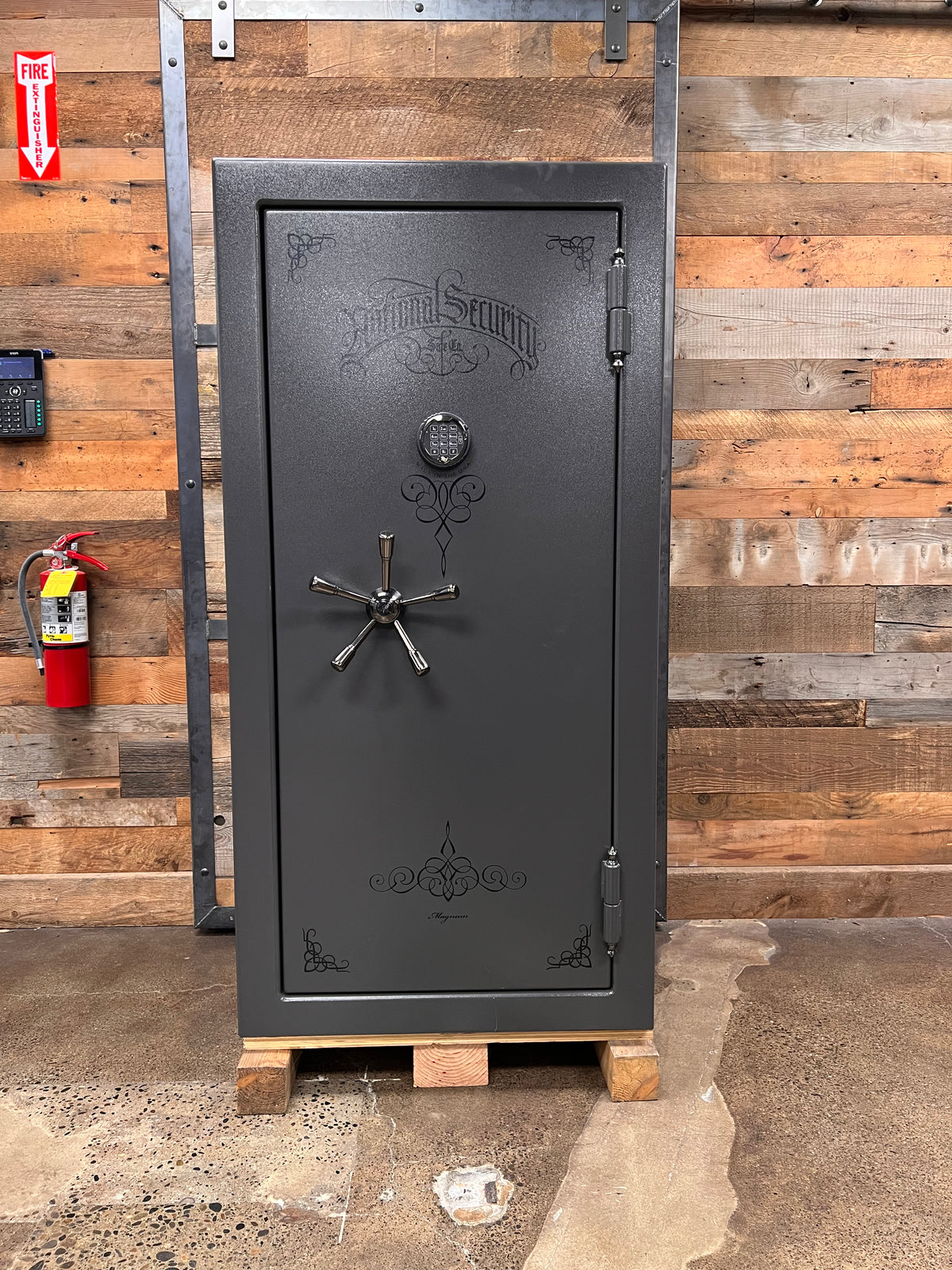 Magnum | 25| Gray | Level 8 Security | 150 Minute Fire Protection (Clearance)