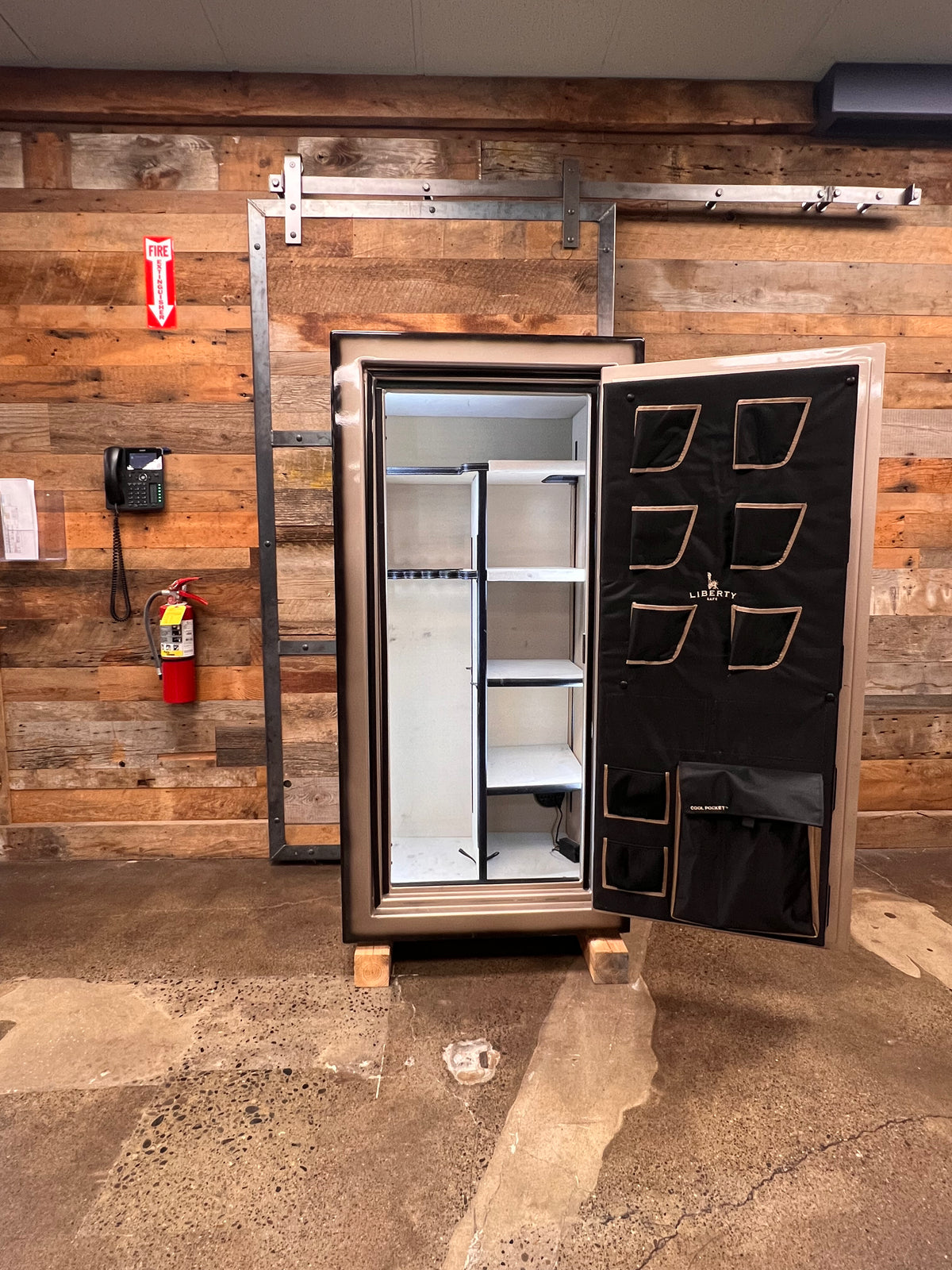 Classic Plus | 25 | Champagne | Level 7 Security | 110 Minute Fire Protection (Clearance)