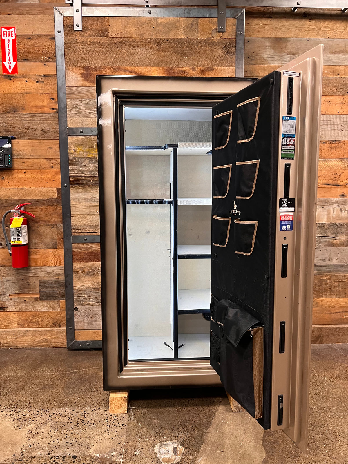 Classic Plus | 25 | Champagne | Level 7 Security | 110 Minute Fire Protection (Clearance)