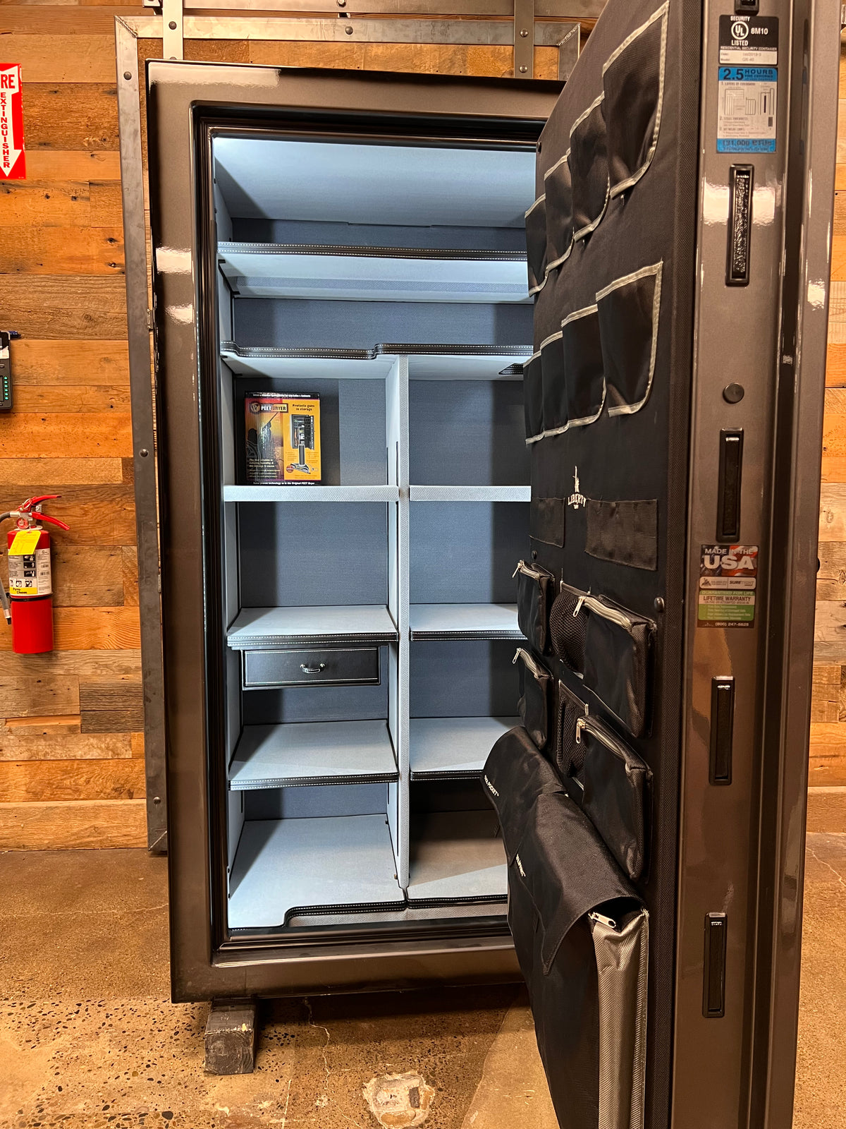 Magnum | 40 | Gray Two-Tone | Level 8 Security | 150 Minute Fire Protection (Clearance)