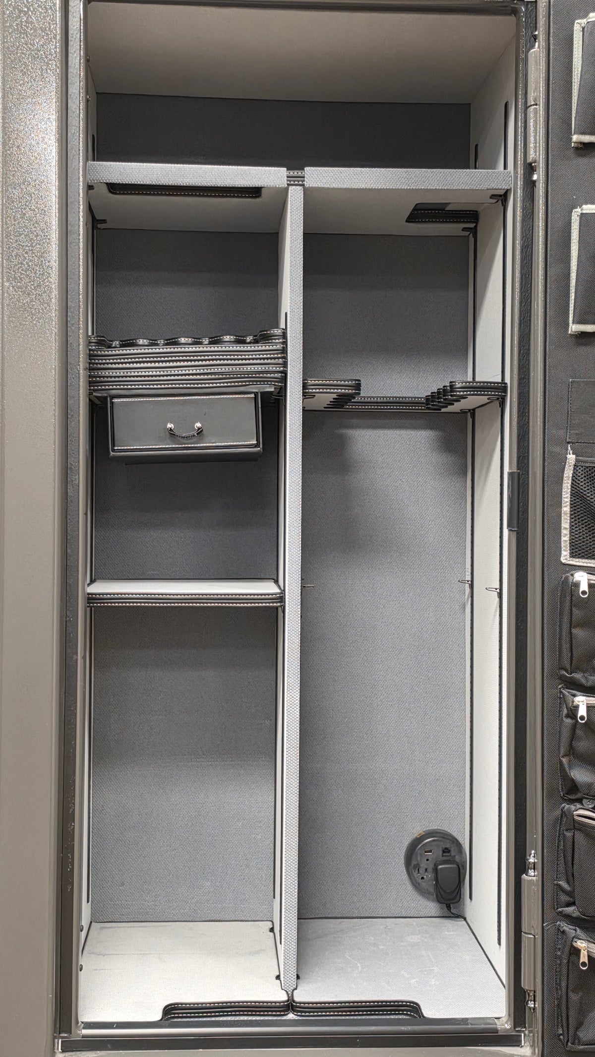 Magnum | 25| Gray | Level 8 Security | 150 Minute Fire Protection (Clearance)